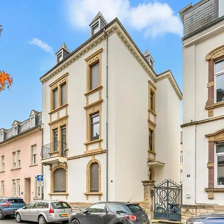 1 - Near Place De Paris *