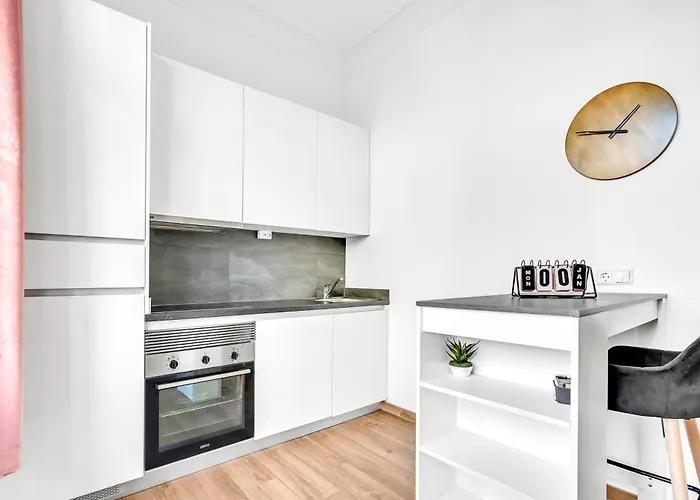 1 - Near Place De Paris דירה *